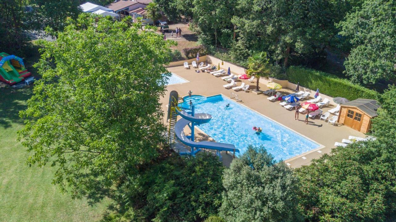 Camping Au Bois Dormant Hotel Chauffour-sur-Vell Eksteriør billede