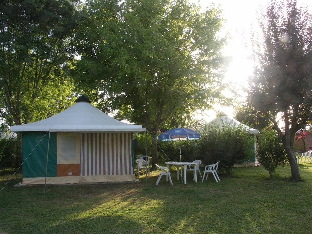 Camping Au Bois Dormant Hotel Chauffour-sur-Vell Eksteriør billede