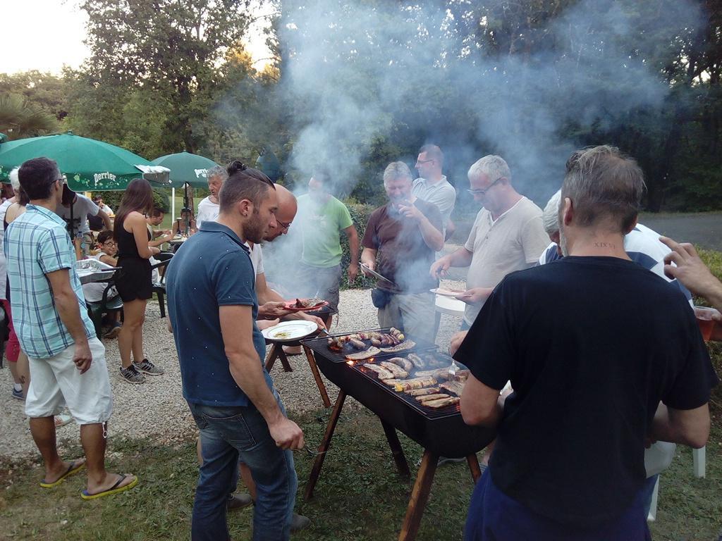 Camping Au Bois Dormant Hotel Chauffour-sur-Vell Eksteriør billede
