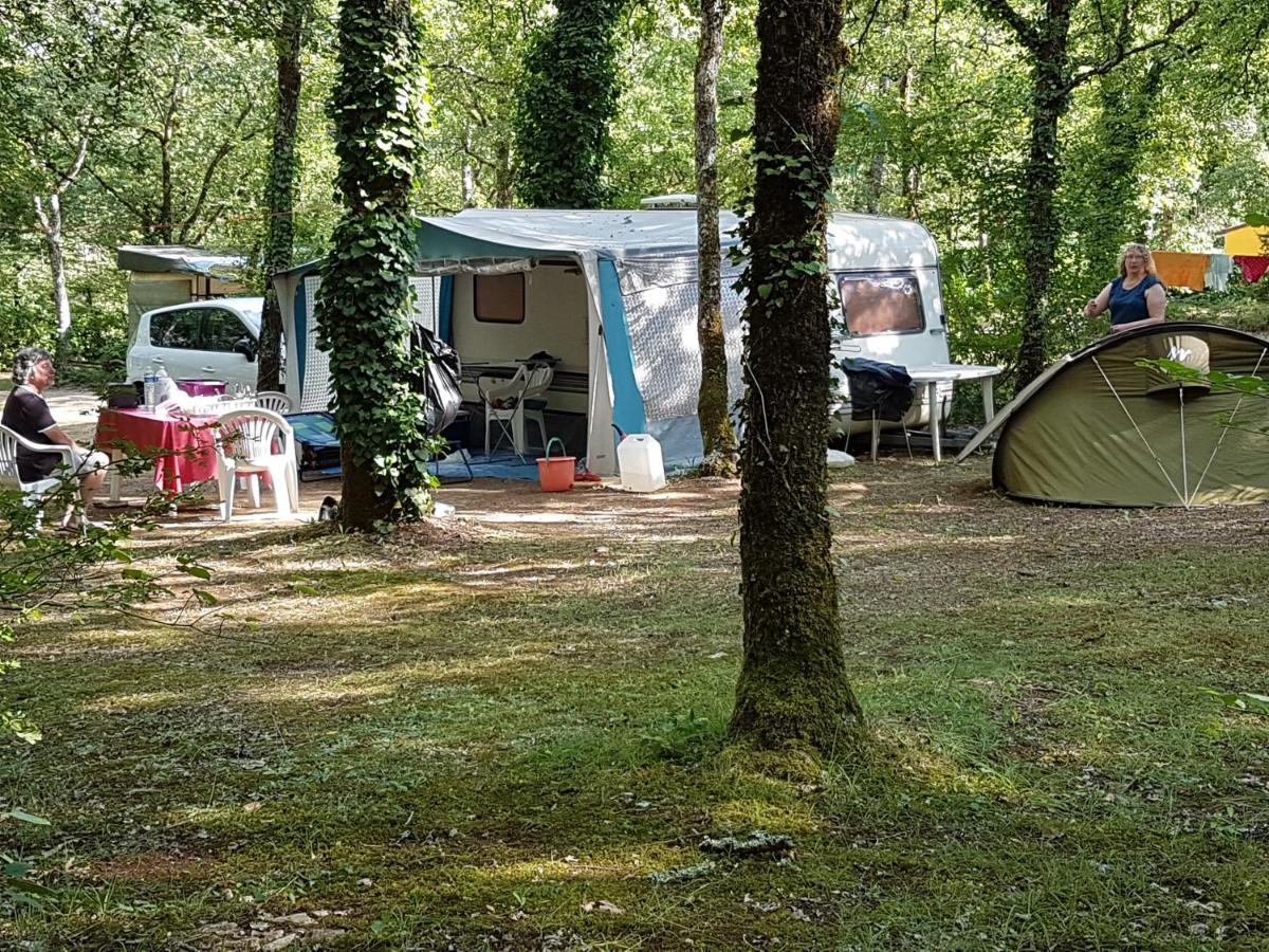 Camping Au Bois Dormant Hotel Chauffour-sur-Vell Eksteriør billede